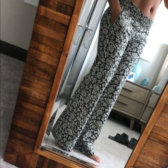 Roxy Pants - Fun beachy black/white Roxy pants